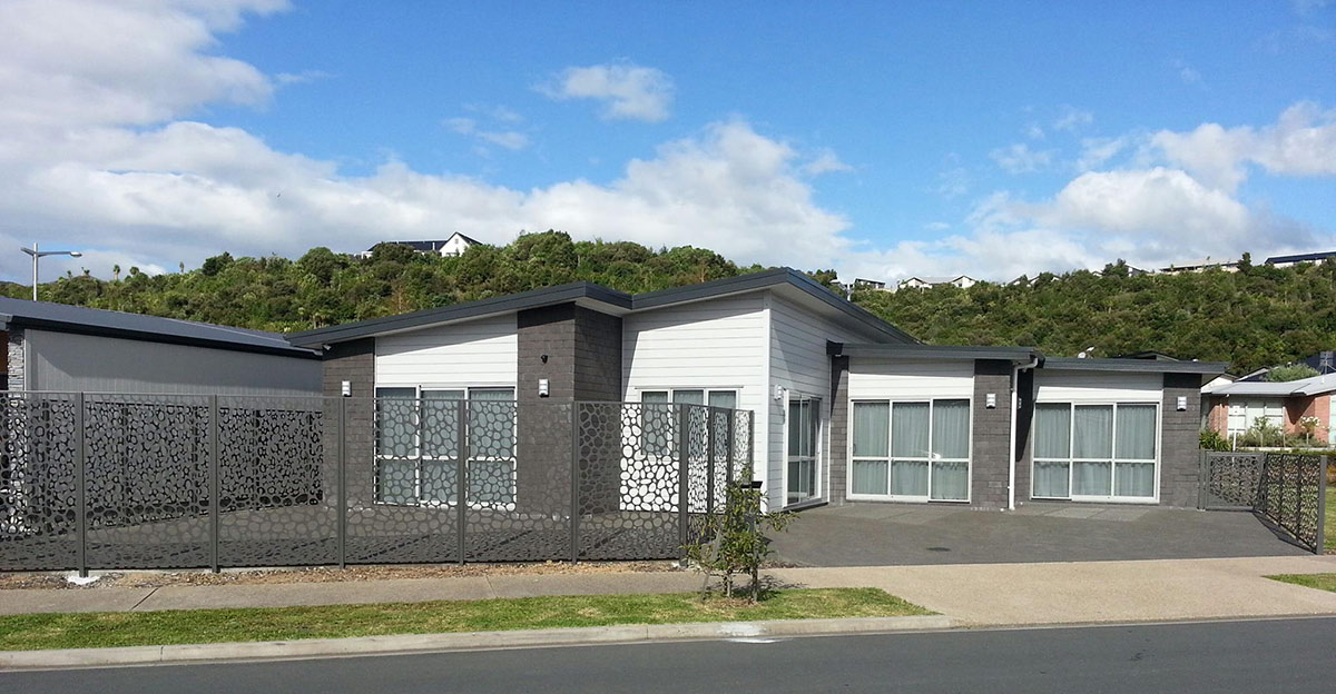 incision metal gates