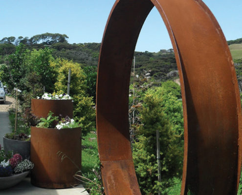incision corten sculpture
