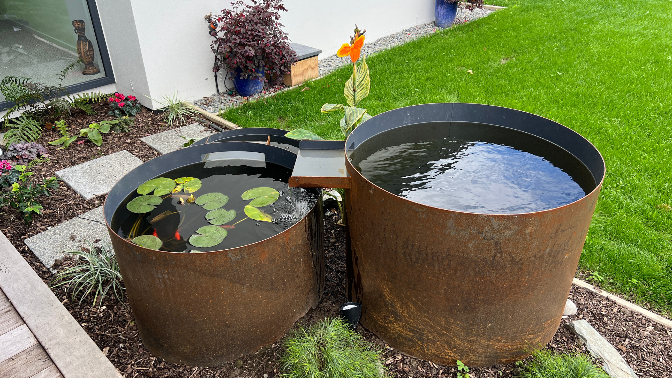 custom incision water feature